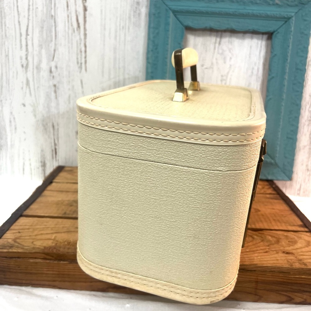 Vintage traincase star line luggage suitcase off white cream makeup case - Picture 5 of 8
